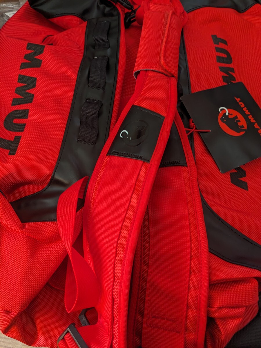 Yahoo!オークション - 未使用新古品 MAMMUT CARGON 容量90L 赤 Yahoo!オークション - 未使用新古品 MAMMUT CARGON 容量90L 赤