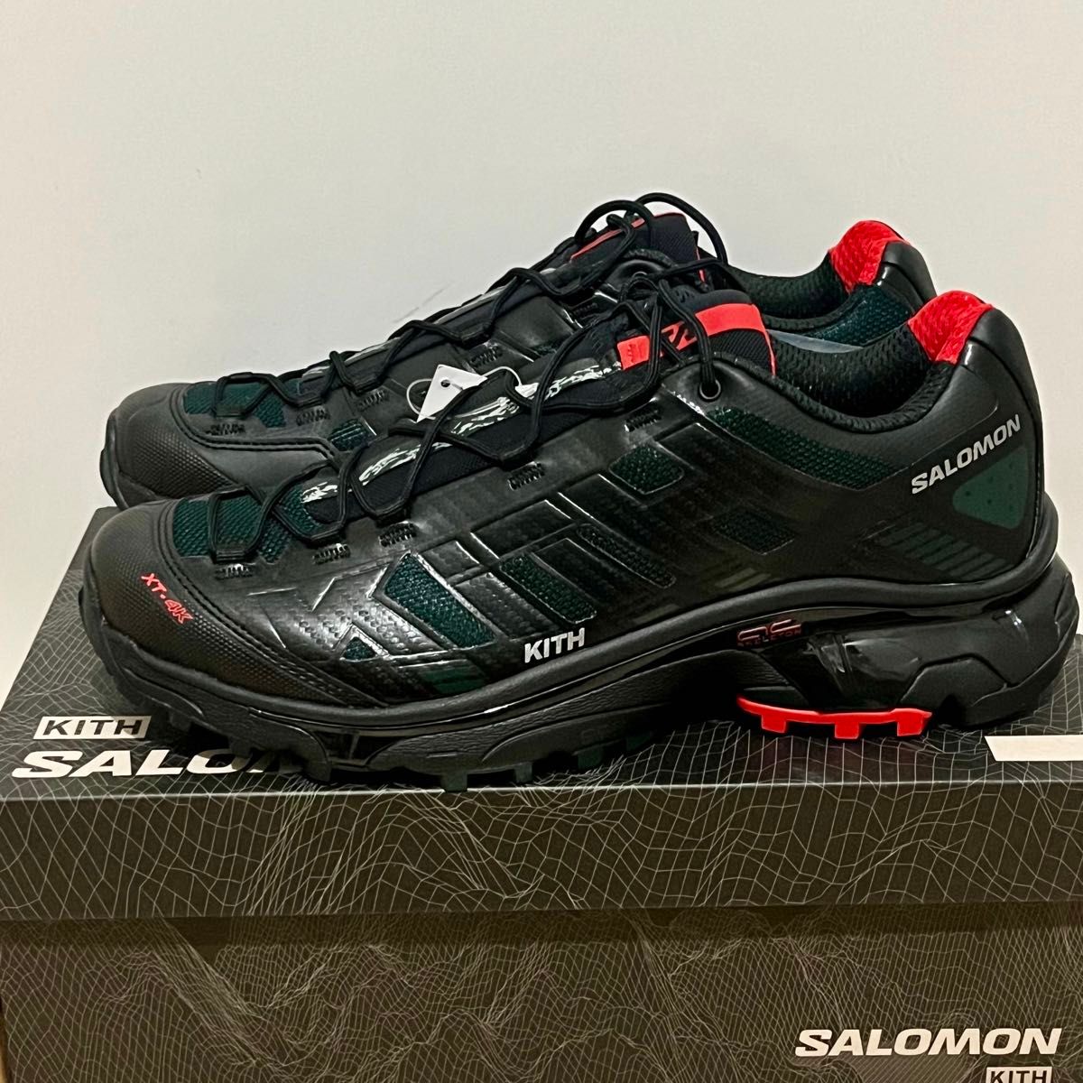 新品28 5/KITH × Salomon XT-4K Bright White/Ashes of Roses 新品28 5/KITH × Salomon XT-4K Bright White/Ashes of Roses