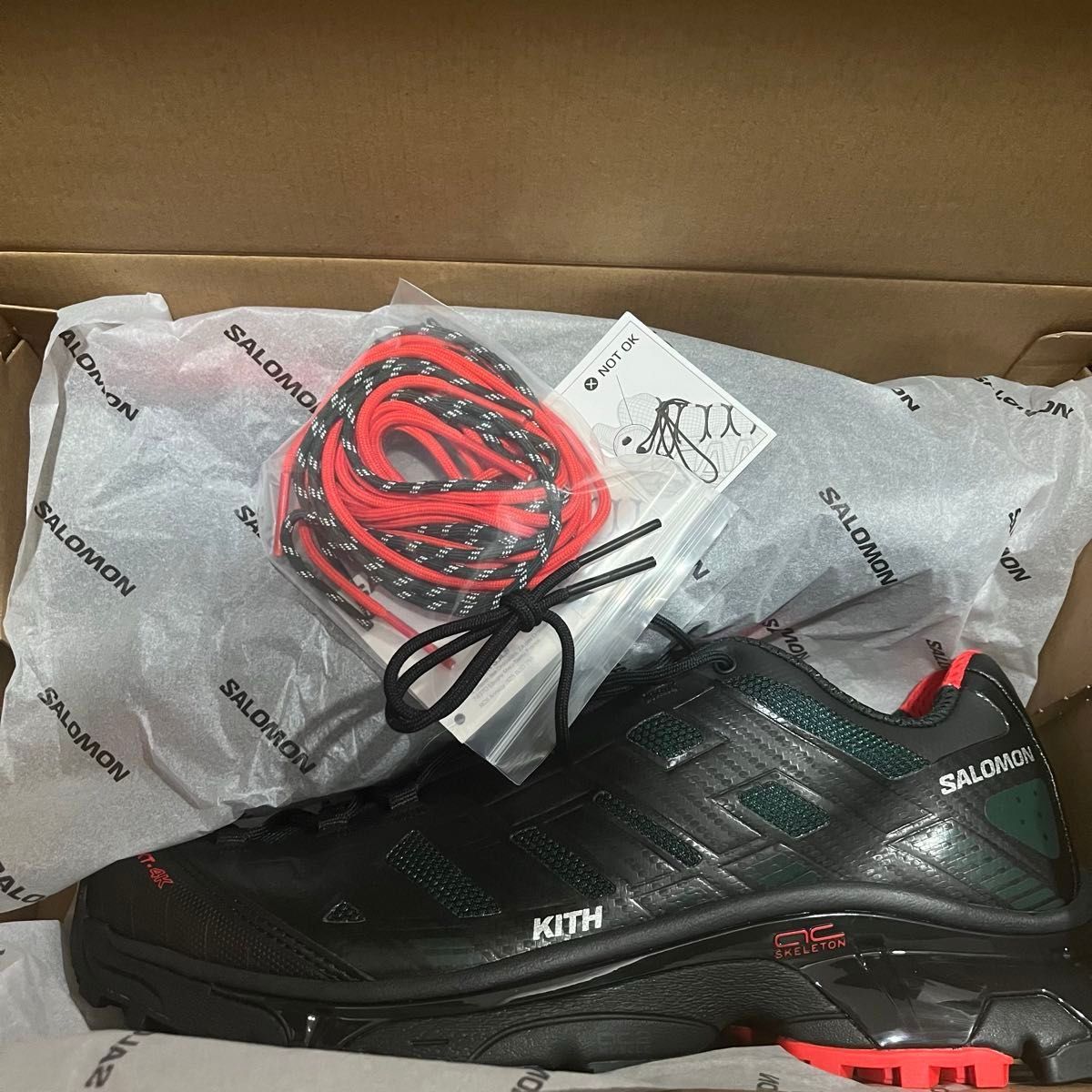 新品28 5/KITH × Salomon XT-4K Bright White/Ashes of Roses 新品28 5/KITH × Salomon XT-4K Bright White/Ashes of Roses