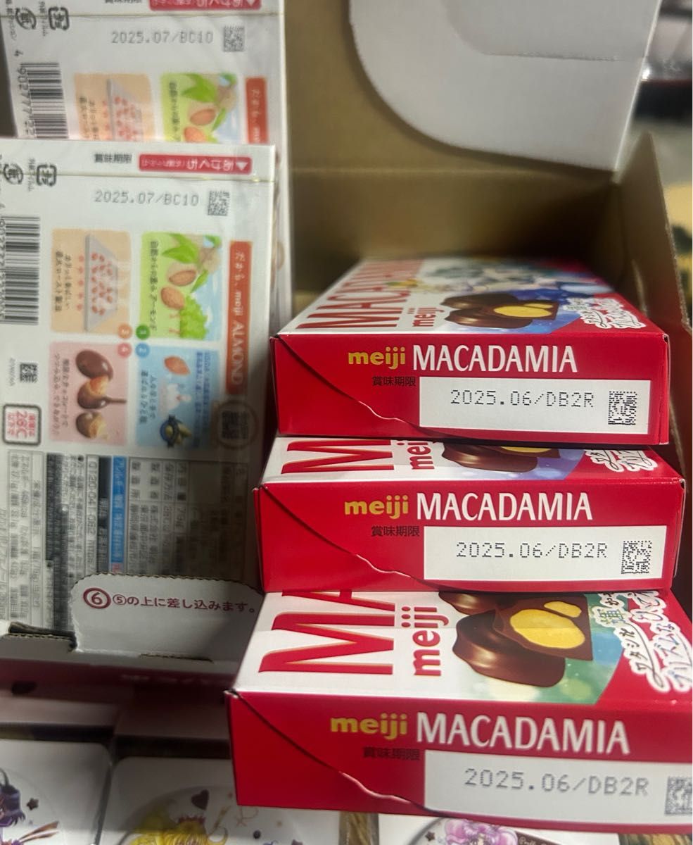 セーラームーンコラボ 30周年 限定デザイン 缶バッチ付き(5種 セーラームーンコラボ 30周年 限定デザイン 缶バッチ付き(5種