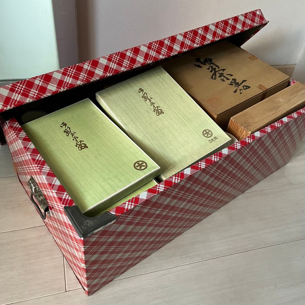 ブリキ缶 衣装ケース 昭和レトロ アンティーク家具 御衣装箱 ブリキ缶 衣装ケース 昭和レトロ アンティーク家具 御衣装箱