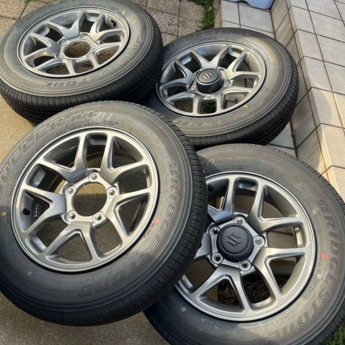 新車外し最終値下げ ジムニーjb64 新品純正ホイールタイヤ 新車外し最終値下げ ジムニーjb64 新品純正ホイールタイヤ