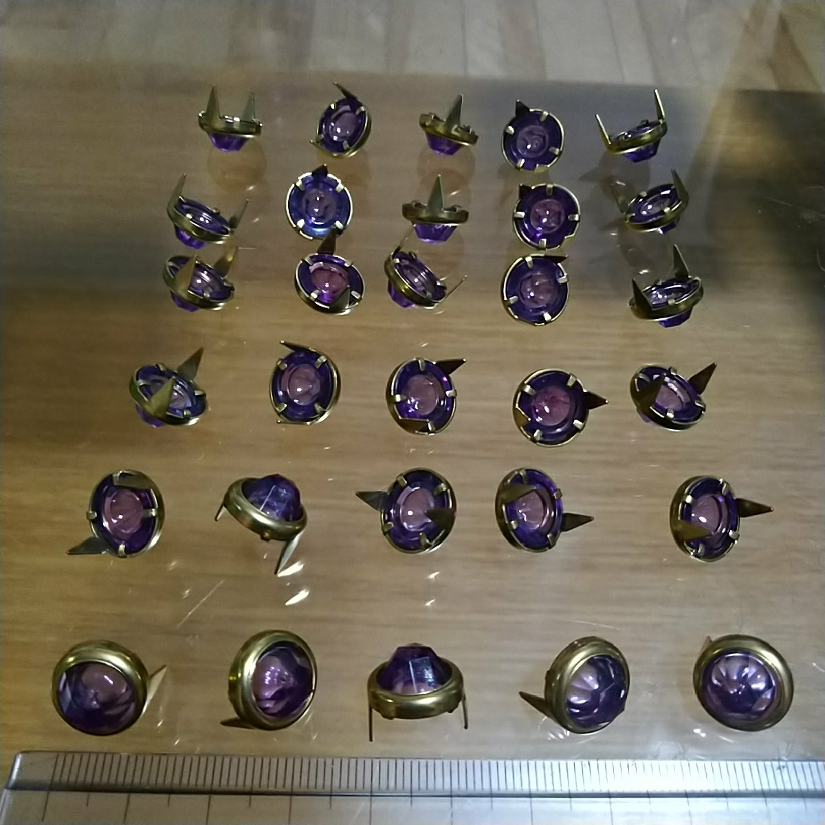 【最終値下、即決】ハイドームアクリルスポッツ・ビンテージタイプ・ブラス枠（13mm） (30コ入)クリアバイオレット　K