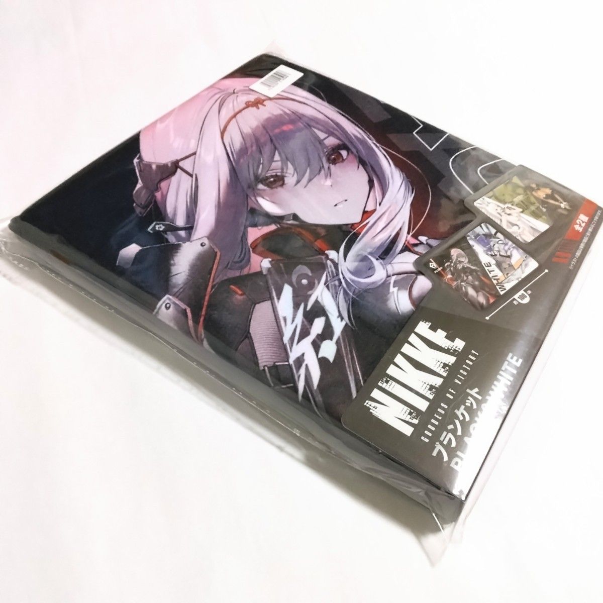 勝利の女神 NIKKE ブランケット BLACK & WHITE 全2種 白紅蓮 黒 勝利の女神 NIKKE ブランケット BLACK & WHITE 全2種 白紅蓮 黒