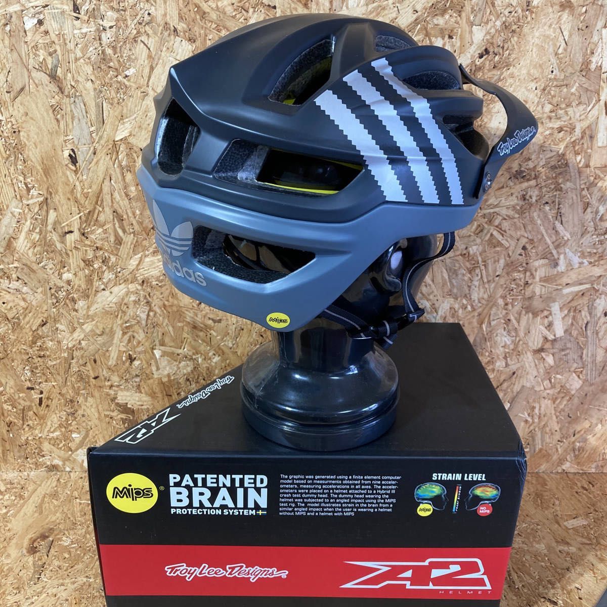 adidas Troy Lee designs A2 Mips ヘルメット コラボ 別注 限定 adidas Troy Lee designs A2 Mips ヘルメット コラボ 別注 限定