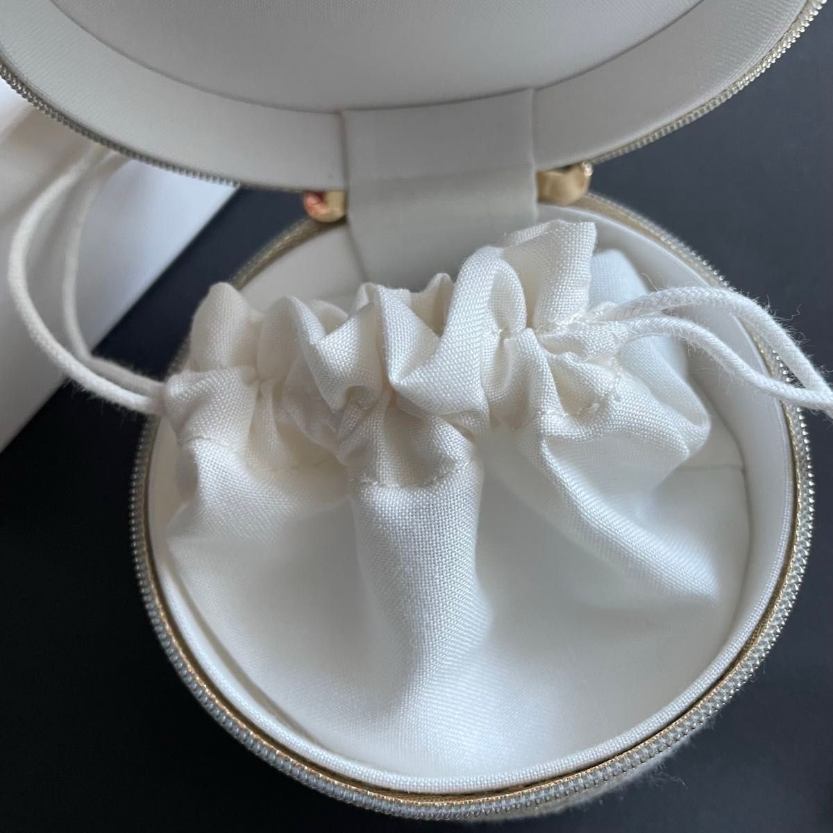 Dior ディオール ノベルティ 丸型ポーチ アクセサリーケース Dior ディオール ノベルティ 丸型ポーチ アクセサリーケース