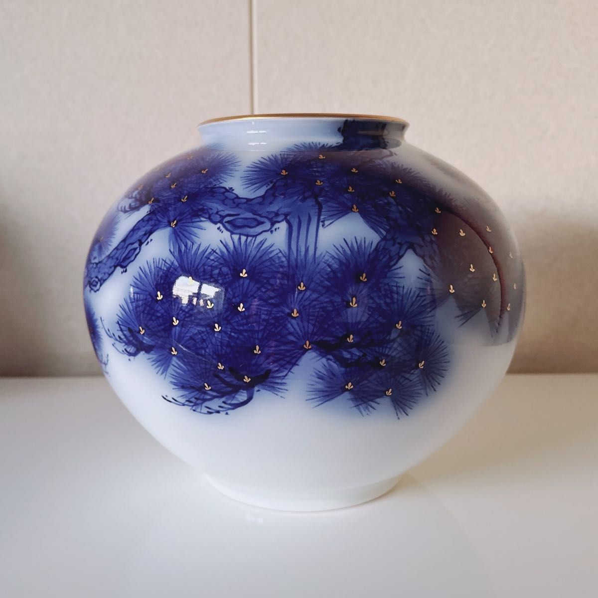 12/香蘭社 花瓶染錦 老松文 金彩 インテリア 壺 花器 有田焼 12/香蘭社 花瓶染錦 老松文 金彩 インテリア 壺 花器 有田焼