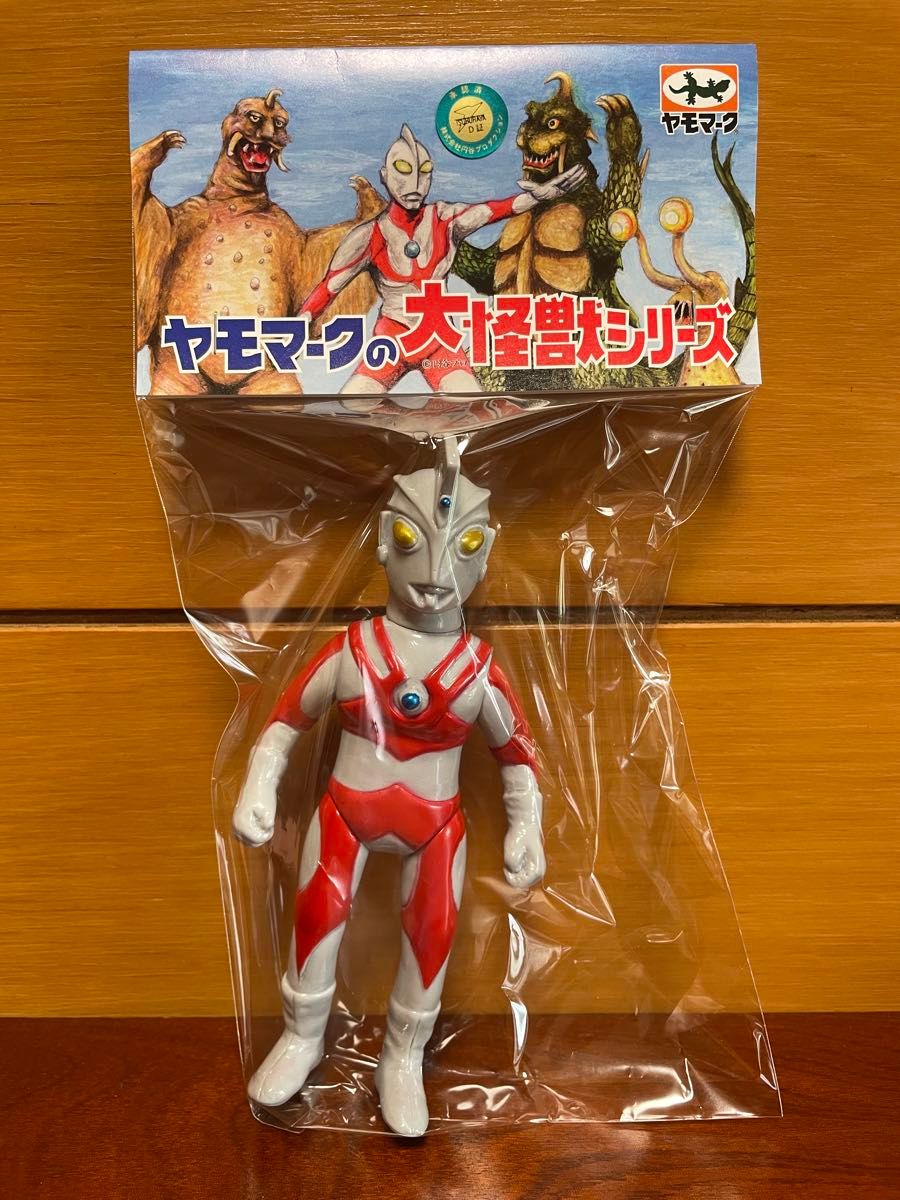 【2024】三越のお歳暮・冬ギフト 2体セット ヤモマーク ウルトラマンA 蓄光 ブラックピジョン その他