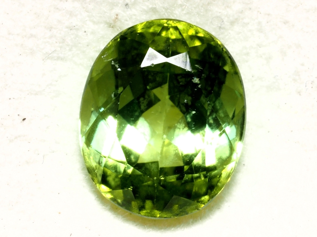 天然グリーントルマリン ルース 1.356 ct、ソーティング付、ケース入り