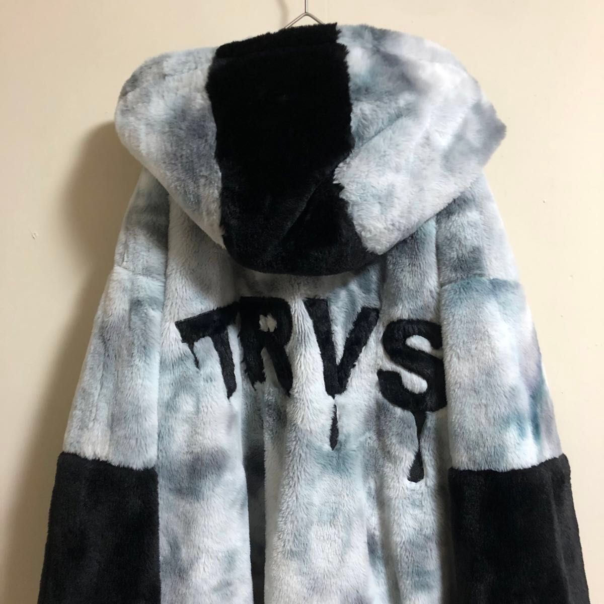 美品】travas tokyo トラバストーキョー ファー パーカー 美品】travas tokyo トラバストーキョー ファー パーカー