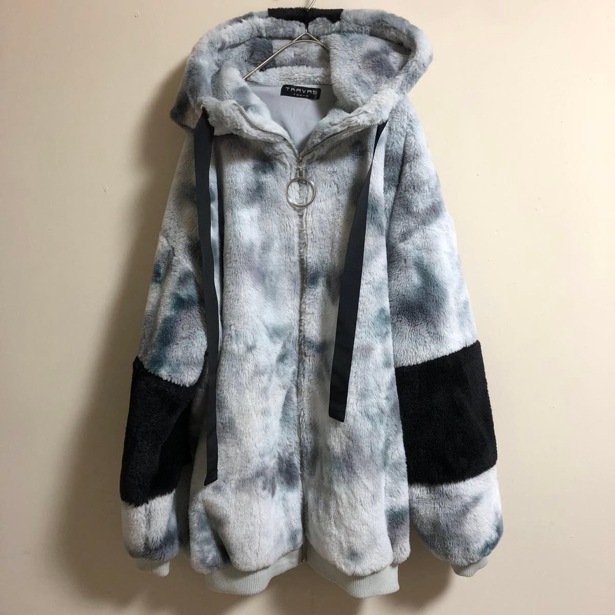 美品】travas tokyo トラバストーキョー ファー パーカー 美品】travas tokyo トラバストーキョー ファー パーカー