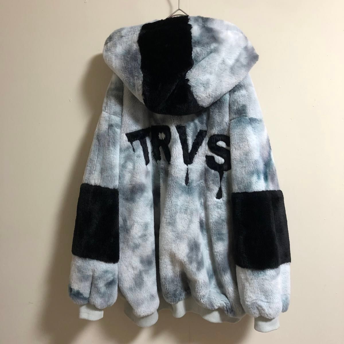 美品】travas tokyo トラバストーキョー ファー パーカー 美品】travas tokyo トラバストーキョー ファー パーカー