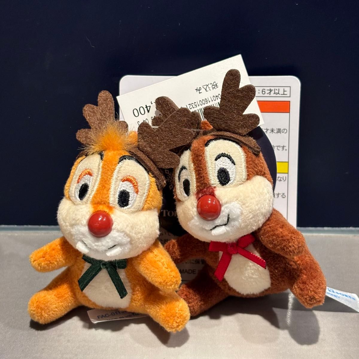 ディズニーシー クリスマス ぬいぐるみチャーム チップ デール ディズニーシー クリスマス ぬいぐるみチャーム チップ デール