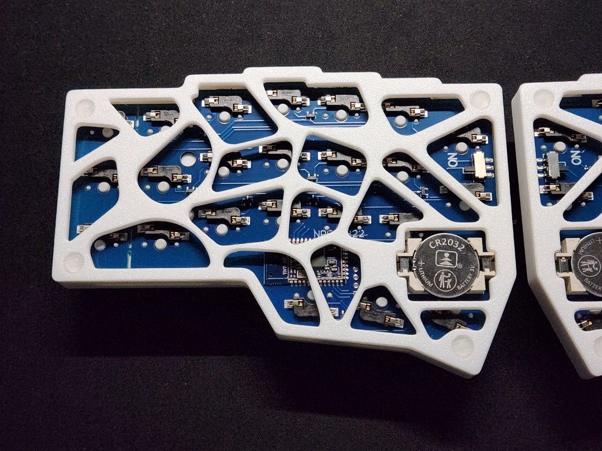Corne v4系 Cherry ワイヤレス 無線 完成品 自作キーボード Corne v4系 Cherry ワイヤレス 無線 完成品 自作キーボード