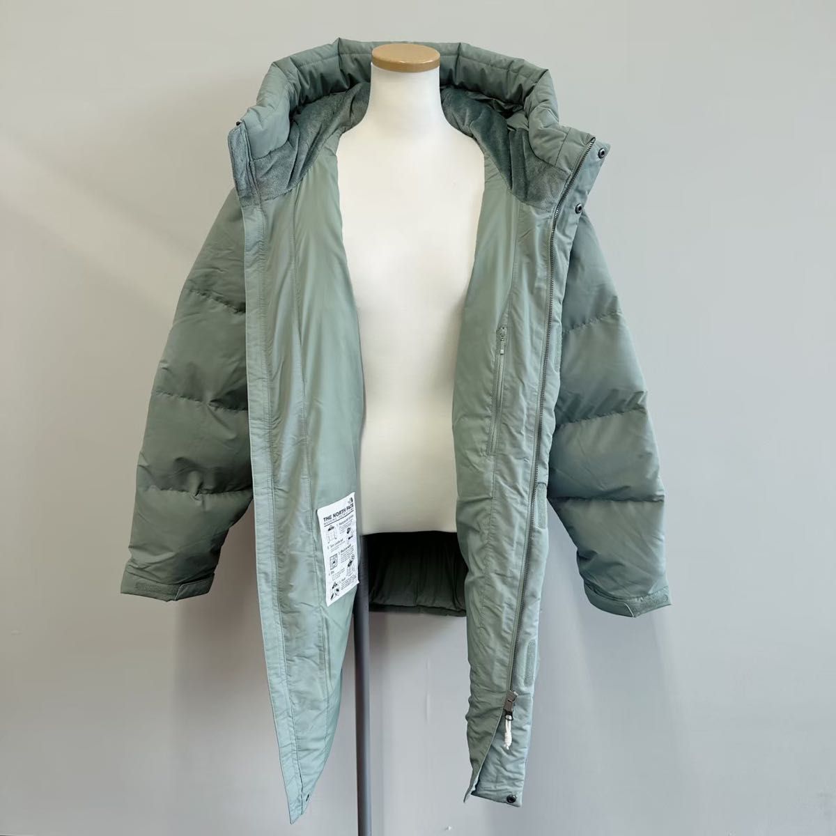 新品未使用品日本未入荷ノースフェイスダウンミントグリーン 新品未使用品日本未入荷ノースフェイスダウンミントグリーン