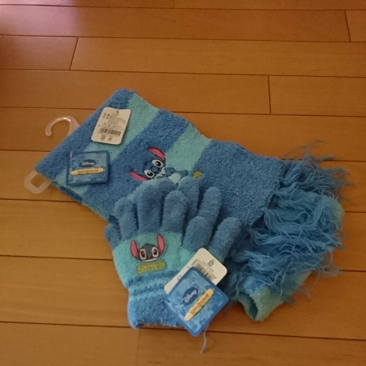 Paypayフリマ ディズニー Stltch マフラーと手袋 セット Paypayフリマ ディズニー Stltch マフラーと手袋 セット