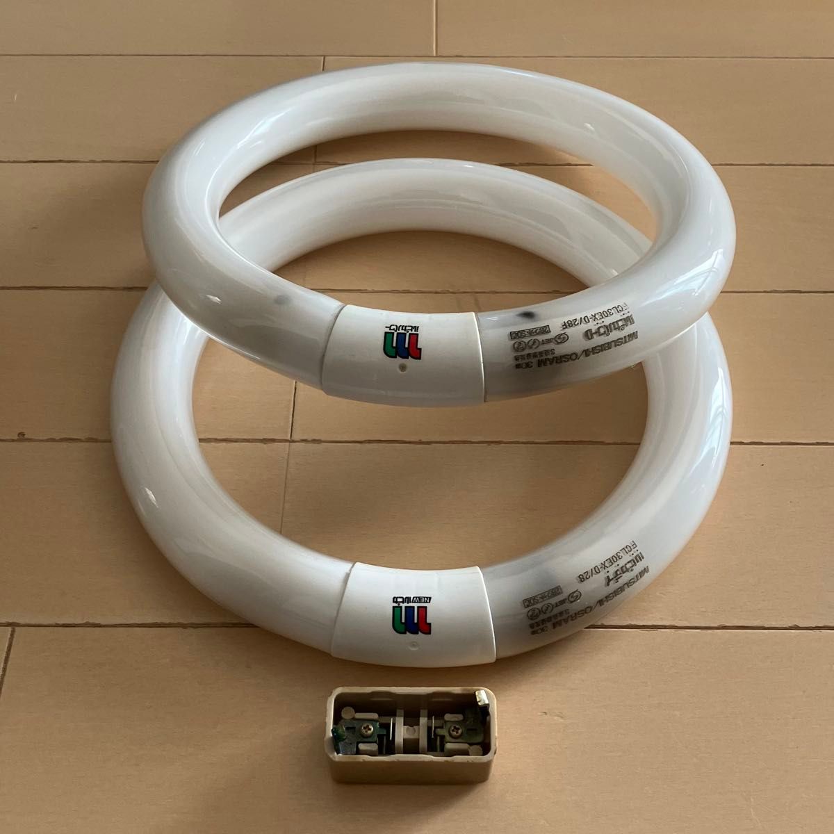 昭和レトロ 吊り下げ 電灯 照明 ペンダントライト 蛍光灯 日立 昭和レトロ 吊り下げ 電灯 照明 ペンダントライト 蛍光灯 日立