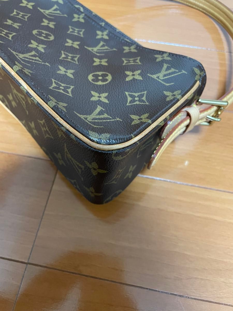 美品 ルイヴィトン モノグラム ヴィバシテ MM ショルダーバッグ 美品 ルイヴィトン モノグラム ヴィバシテ MM ショルダーバッグ