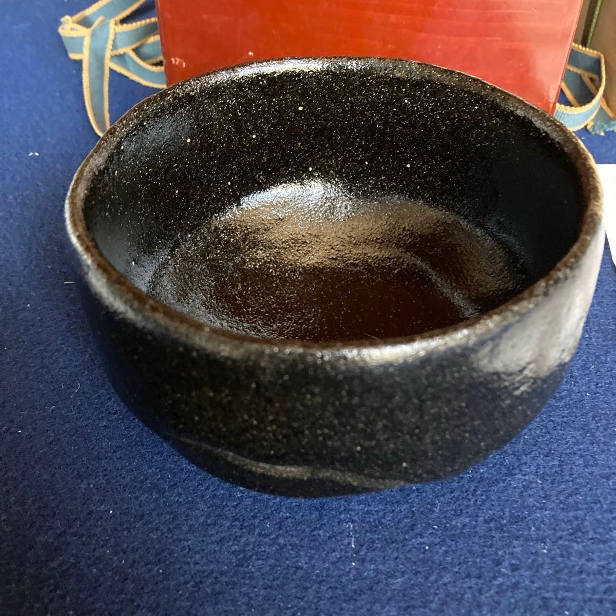 抹茶茶碗 黒楽 八代 十三軒吉向造 共箱 裏千家15代家元鵬雲斎 抹茶茶碗 黒楽 八代 十三軒吉向造 共箱 裏千家15代家元鵬雲斎