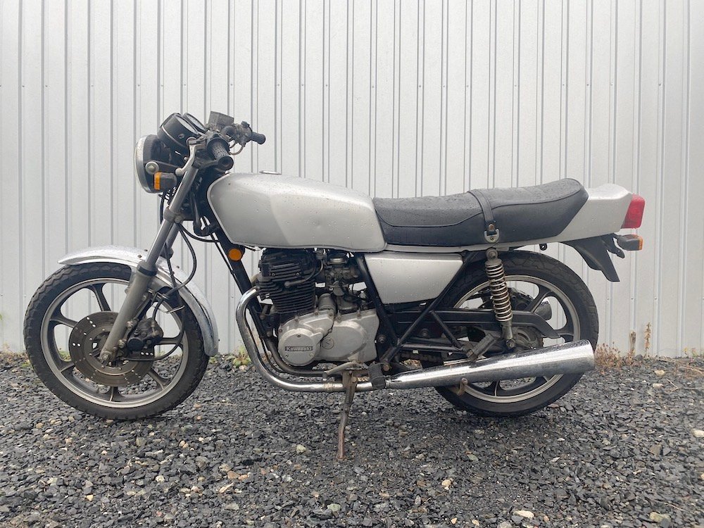 kawasaki 　Z250FT　KZ250A　リアカウル カワサキ Z250FT KZ250A-000*** 純正 テールランプ ブラケット