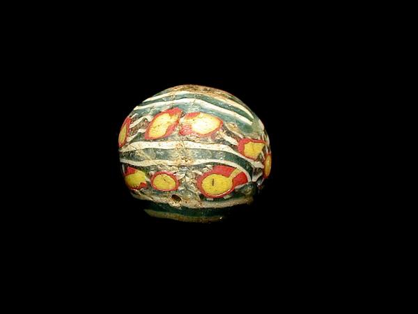インドネシア・東部ジャワの骨董トンボ玉（バーレル型・環状＆モ