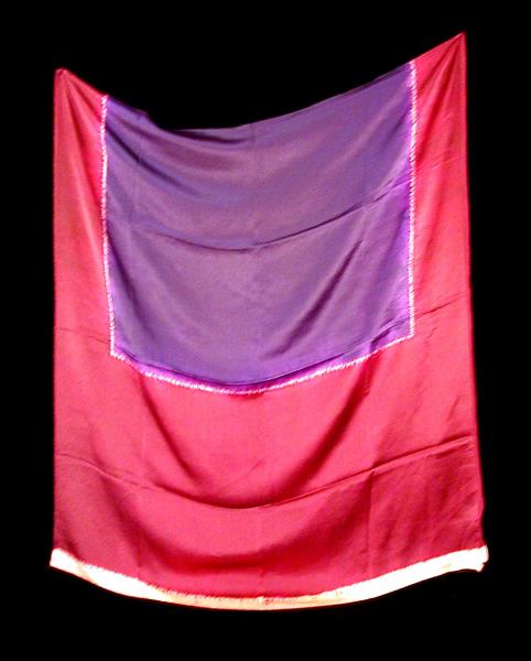インドネシア・スマトラ島のシルク絞り染めプランギ布（臙脂＆パ_画像1