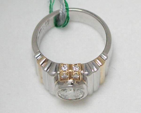 【ダイヤ　RING!】　PT９００K１８　ダイヤモンド１．２５ｃｔ！