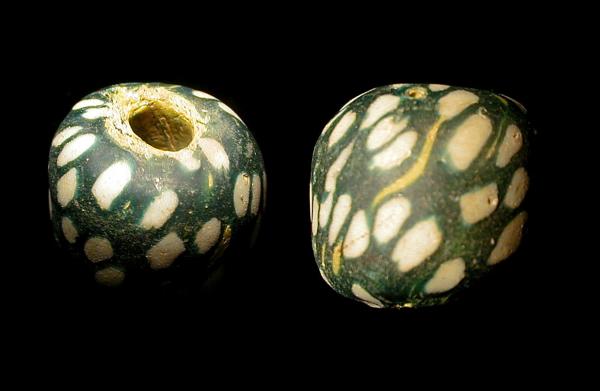 インドネシア・東部ジャワのトンボ玉（Mata Dewa） 工芸品