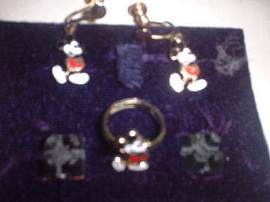 Mickey Mickey Classic. 70 period ring . earrings 