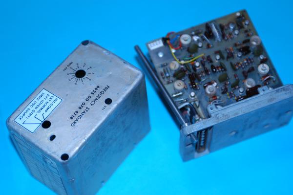 オシレータ　発信器?。礛hz