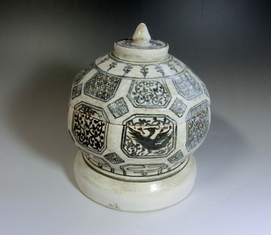 蓋物□白釉粉引八角合子 宋胡録調 蓋鉢 菓子器 鳳凰 唐草 骨董品