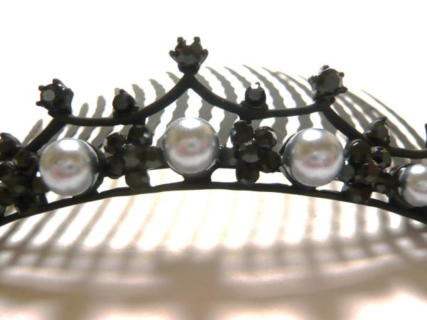 * pearl & rhinestone night . to coil comb #311 black 