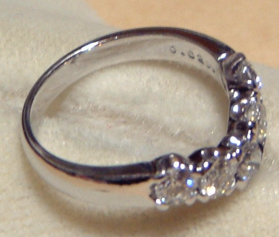 MIKIMOTO（ミキモト）の綺麗なダイヤが付いたプラチナリング_画像2