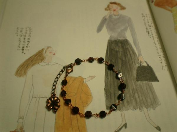 可愛いフランスっぽいガーネットのコインのブレスレットです♪