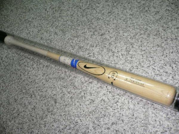 入手困難★橫浜ベイスターズ谷繁選手のNIKEサイン入バット