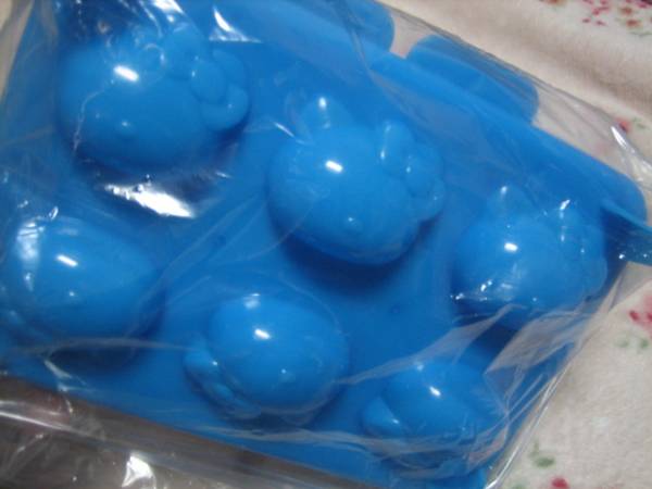 ◎新品即決★サンリオくじ キティ 制氷器2010年