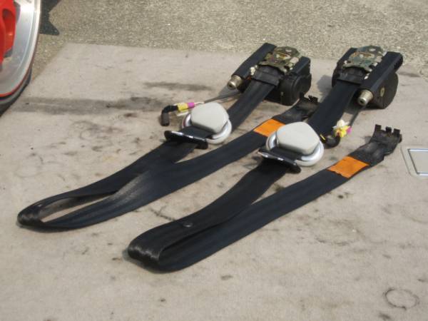 H13 1JAEH VW Golf Wagon original SRS front seat belt left right SET / 77014km