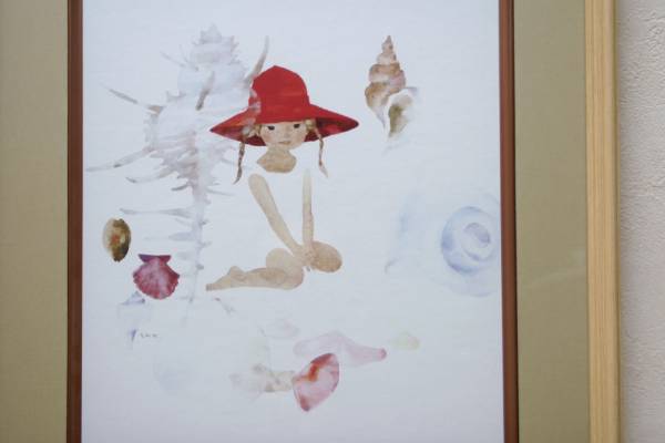  new goods ....... shell . red hat. young lady picture child drawing 