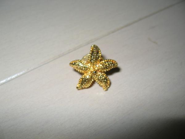 可愛いブローチ（中古美品）