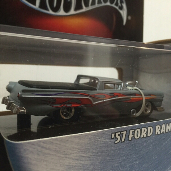 HW/'57 Fordフォード Rancheroランチェロ ホットロッド 1/64_画像3