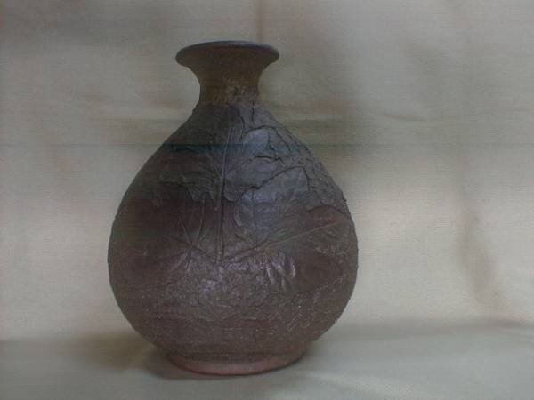 落款　鷹山　柏葉　飾り壷　23x18cm　1.7kg　和風(fēng)陶器制飾り置物