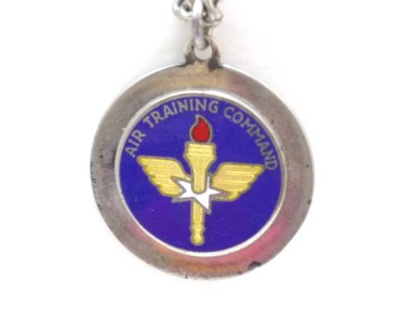 AIR TRANING COMMAND necklace aviation training America Air Force silver Vintage accessory 