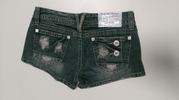 新品 セシルマクビー デニムショートパンツ