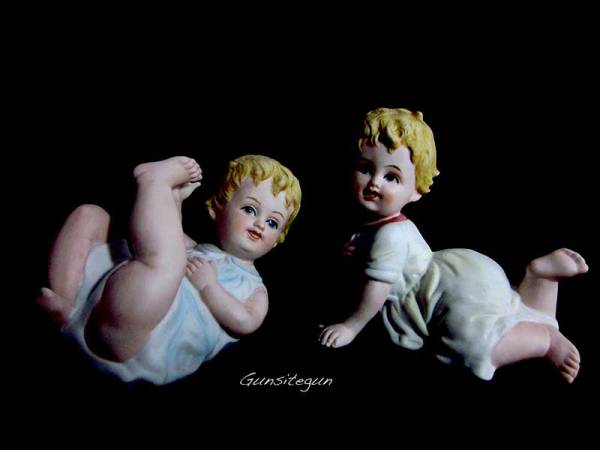 癒し 天使のような赤ちゃん 陶器製 2体セット Andrea by Sadek
