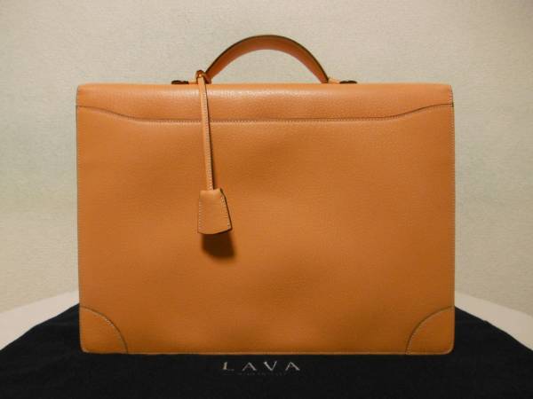 LAVA　ラバ　レザーブリーフケース ビジネスバッグ　書類カバン ITALY製 ライトブラウン系 保存袋キー付き　チンギアーレ（猪の革）_画像2