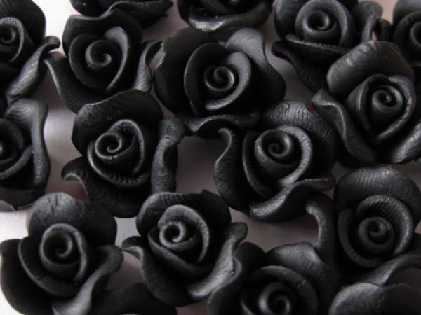 送料込【激安卸】18mm樹(shù)脂薔薇☆黒☆50個(gè)?