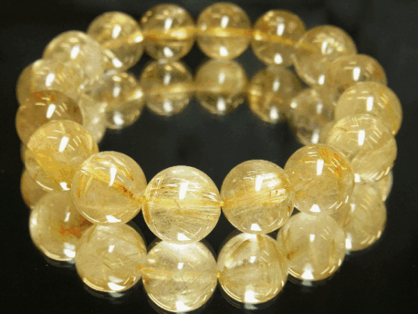 柔らかい 黄金天然石！タイチンルチル１２ミリ数珠ブレスレット！ 数珠