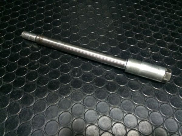 MC10#64)クラブマン GB250 フロントアクスルシャフト(CLUBMAN1型