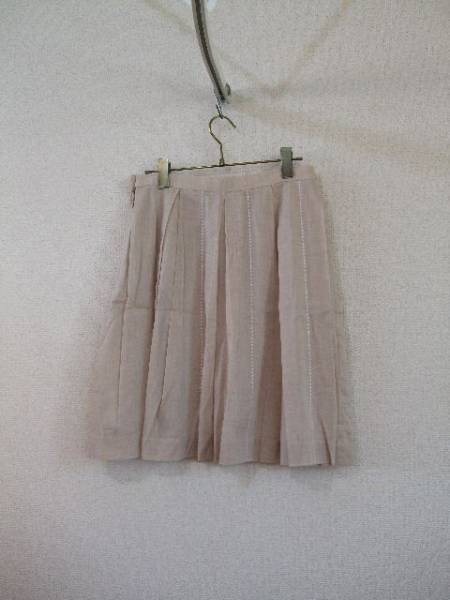 ships beige embroidery go in pleat knees height skirt (USED)60115