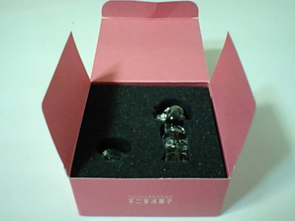 ■ ペコちゃんのミニフィギュア?クリスタル制★箱入 ■
